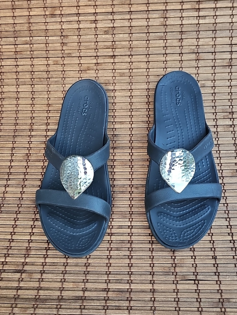 CROCS Black Slide Sandals with Hammered Gold Teardrop Waterproof Dual Comfort AJ
